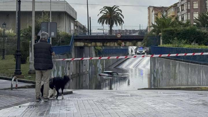 Una tormenta súbita anega Santander y su bahía en apenas dos horas