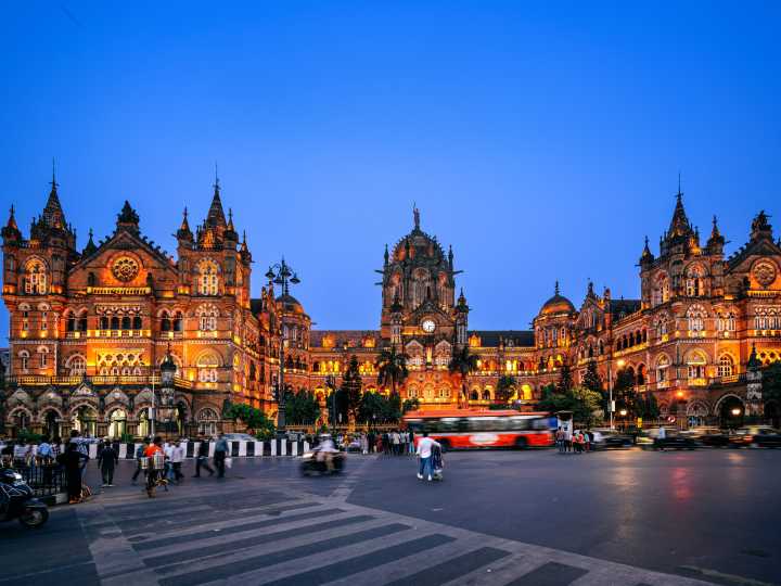 I grew up in Mumbai and have lived here for years. First-time visitors often make these 8 mistakes.