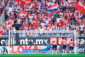Atraviesa Chivas crisis defensiva
