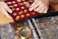 ¿Conoces a alguien que coleccione monedas? Esto le podrías regalar