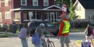 Students return to school at Foxview Intermediate in De Pere