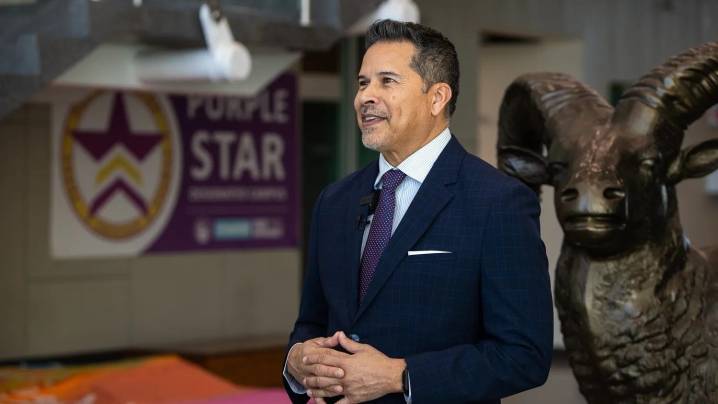 SISD Superintendent James Vasquez signs $285,000 salary contract