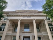 Little Rock city board votes to accept $340,000 federal grant for electric vehicles