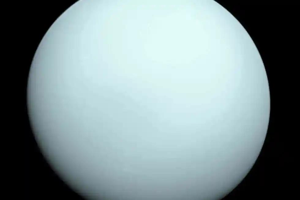 El telescopio Webb descubre nueva luna alrededor de Urano