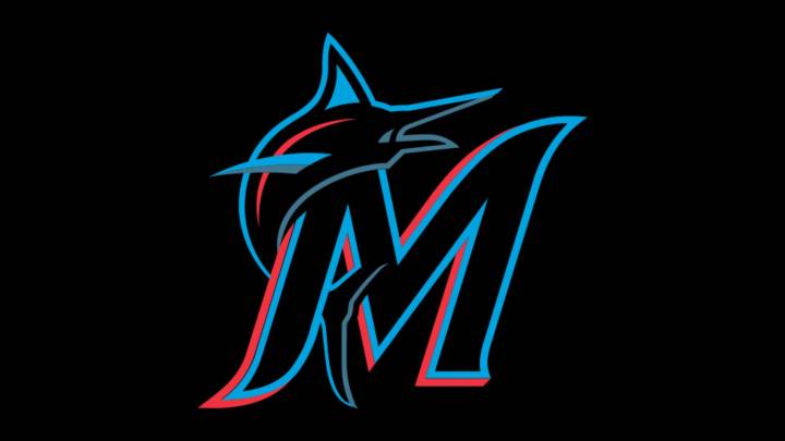 Ramírez and Johnston hit homers, but the Red Sox hold off the Marlins 7