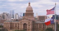 8/23: CBS Weekend News