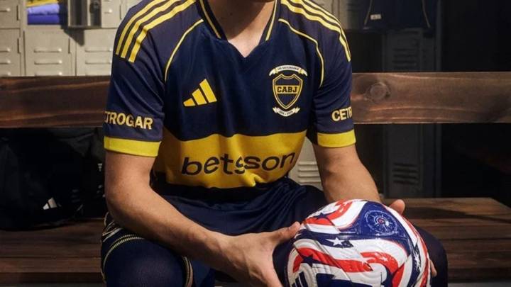¿Y si te llama Román?: el futbolista brasileño que posó con una camiseta de Boca e ilusiona a los hinchas