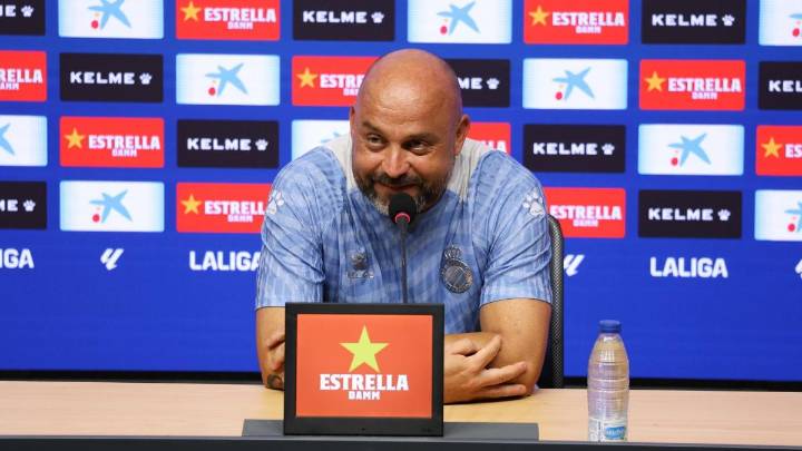 Manolo González pone buena nota a la plantilla que le ha quedado, pero matiza: “No es momento de vender motos”