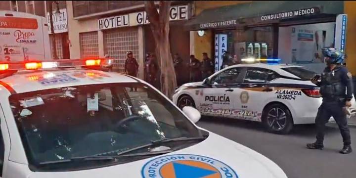 Mujer extranjera es herida de bala en asalto armado en CDMX, agresores habrían intentado huir por Metro