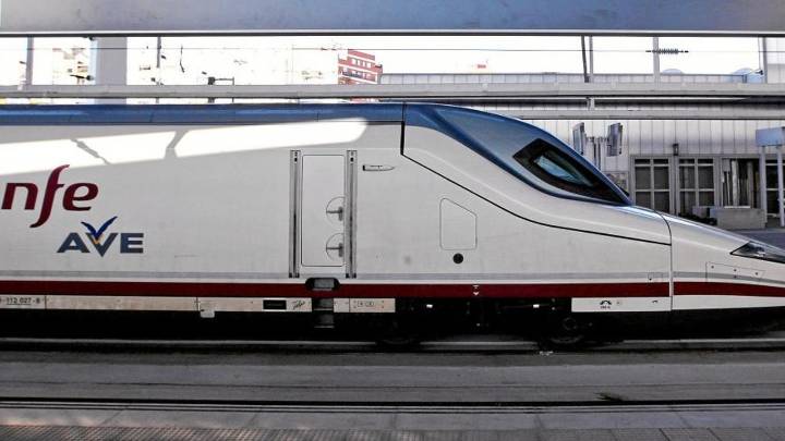Caos ferroviario: una avería para en Almodóvar del Río un larga distancia entre Madrid y Cádiz