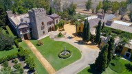 El asombroso castillo de Sevilla en el que Roma, la Edad Media y las bodas se dan la mano