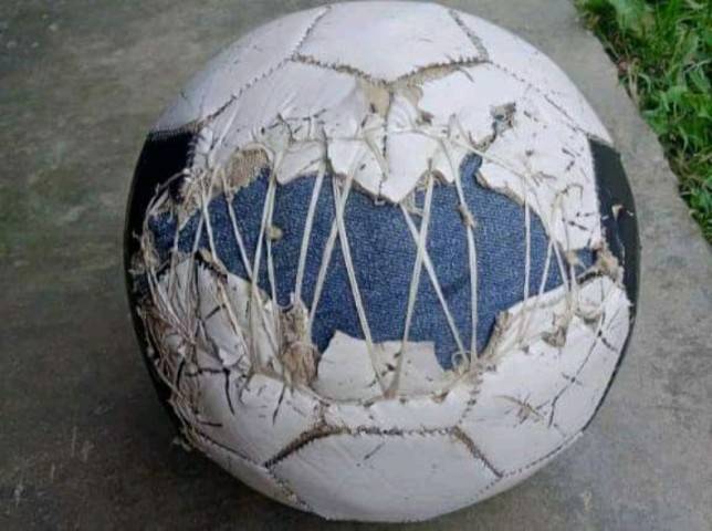 Cuatro comunidades de Tucupita solicitan aunque sea un balón para practicar fútbol