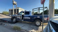 Policías no hacen alto y ocasionan percance vial