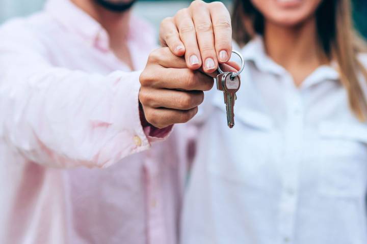 Woman's Fiancé Gives His Mom a Key to Their House Without Telling Her