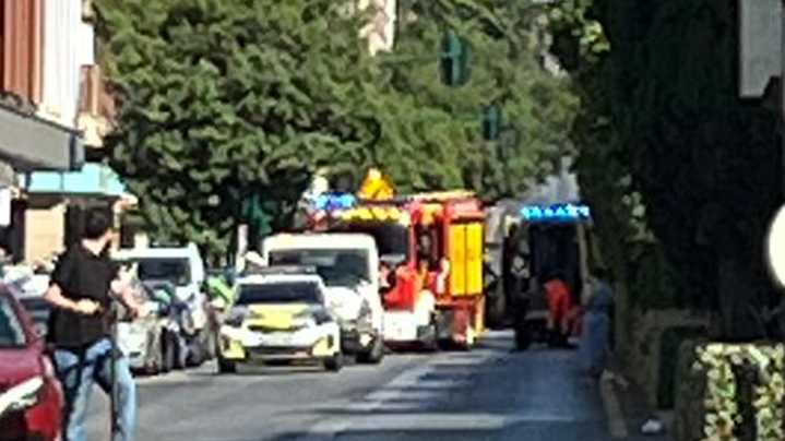 Al menos dos heridos tras un accidente con una moto implicada en el Camino de Ronda