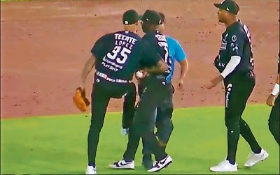 La polémica en el playoff; Carter corre al revés