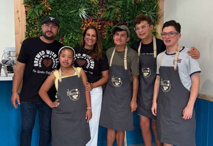 Nueva cafetería en Kendall es atendida por personas con necesidades especiales