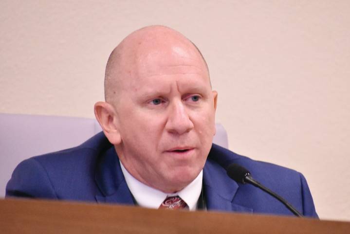 Chandler school board disagrees on free lunches, vouchers