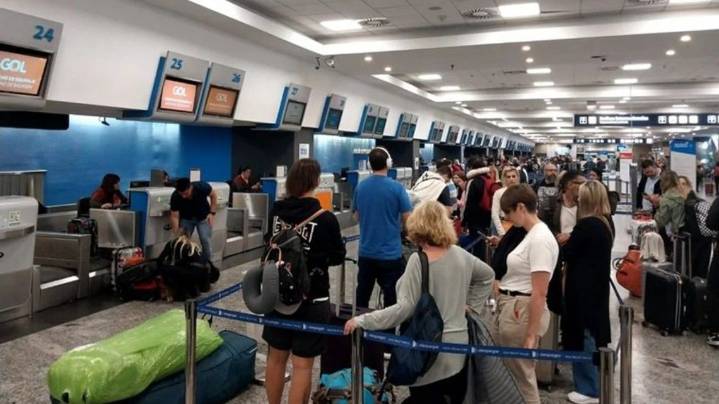 Segundo día de paro de controladores aéreos: más de 12.000 pasajeros afectados por cancelaciones y demoras