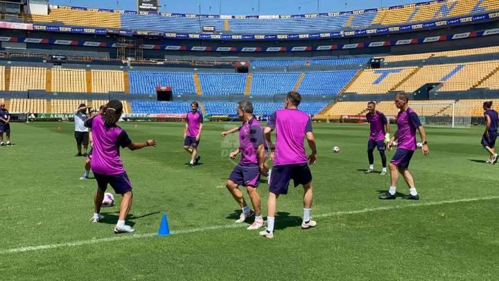 Leyendas Tigres y Barcelona Legends tuvieron su día de entrenamiento en el 'Volcán'