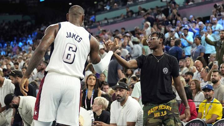 Lakers’ LeBron James couldn’t believe Bryce’s beard after return home from college