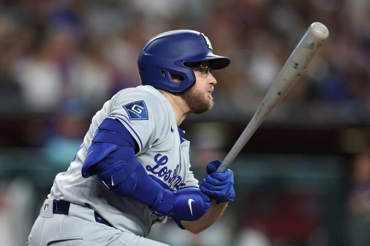 Dodgers lose Max Muncy to rib injury again