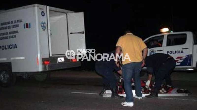 Fatalidad: dos jóvenes motociclistas murieron tras ser atropellados por un camión