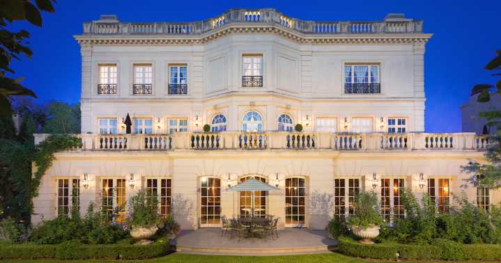 City’s most famous mansion sellers bought Gold Coast penthouse