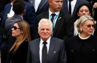 El padre del senador Uribe defiende su precandidatura de las acusaciones de oportunismo