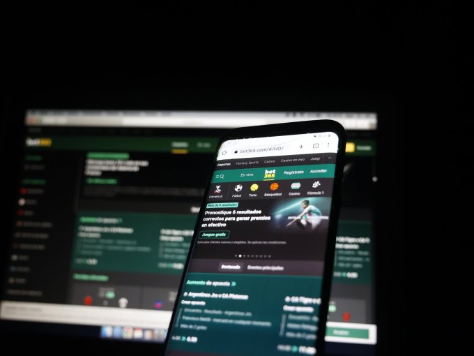 Senado aprueba en general proyecto que regula plataformas de apuestas en línea