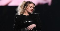 Kelly Clarkson 'Devastated' For Her Two Kids After Ex