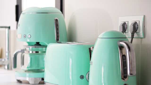 Home appliances to unplug before going on vacation