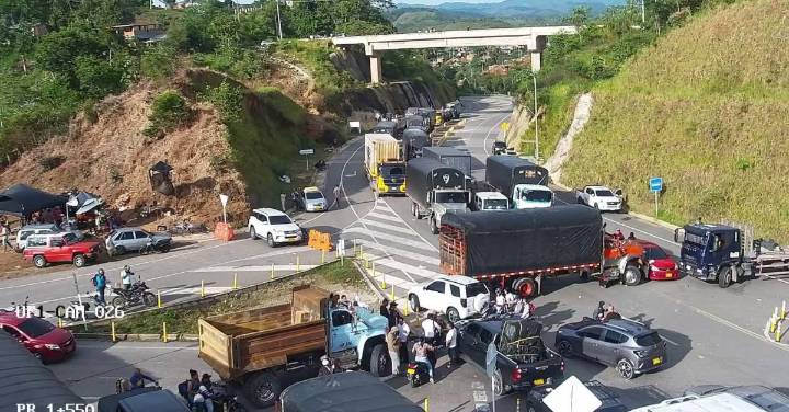 Se destrabó el bloqueo en la nueva vía 4G que va de Medellín a Caucasia