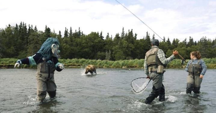 Seattle Kraken's mascot has close encounter with bear