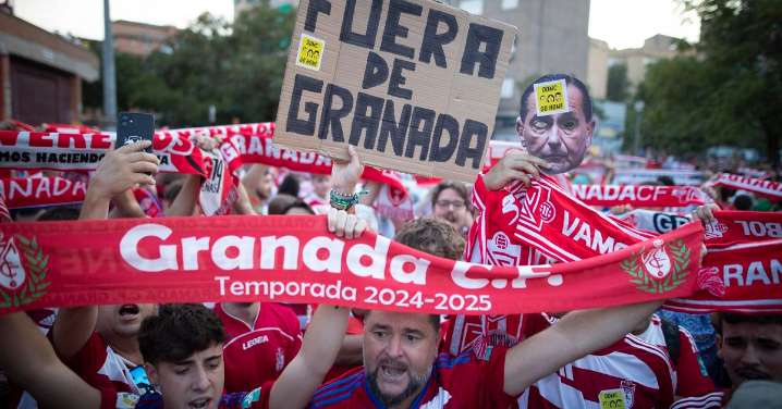 Las mejores imágenes de la manifestación en el Nuevo Los Cármenes