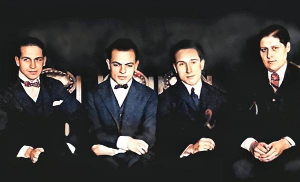 Se conmemora este miércoles 27 de agosto el Día Nacional de la Radio: el hito de "Los locos de la azotea"