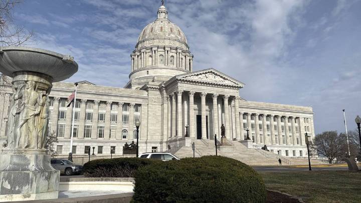 Missouri governor calls special session to redraw congressional map