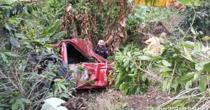 Conductor de campero muere tras rodar cerca de 500 metros en Risaralda