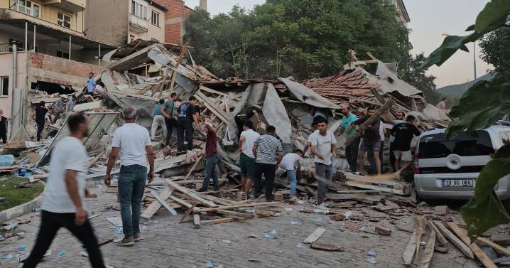 Turkey earthquake LIVE: 6.1 magnitude quake hits Balikesir as buildings collapse