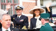Mary de Dinamarca recicla este vestido de flores de más de 400 euros durante su crucero de verano