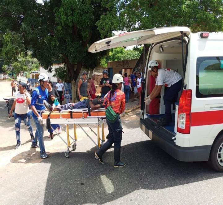 Adulto mayor sufre grave accidente al ser arrollado por moto en...