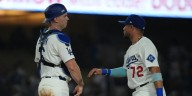 Dodgers ride 6th-inning rally to beat Reds