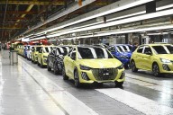 Stellantis reanuda la producción en las dos líneas que construyen el Peugeot 208, el Corsa y el Ypsilon
