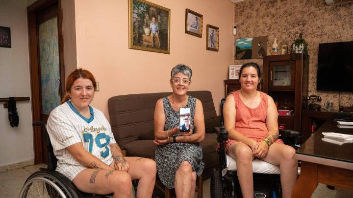 La dura historia de la familia Márquez: Tres hermanas con ataxia de Friedreich y solo una puede medicarse