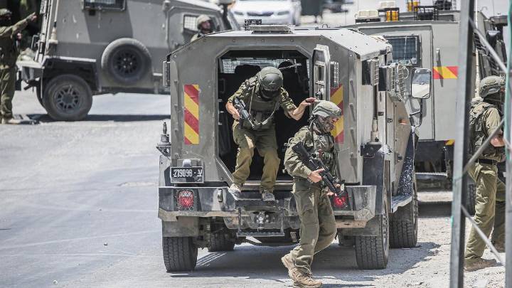 Miles de israelíes protestan contra su Gobierno mientras este se prepara para tomar la ciudad de Gaza