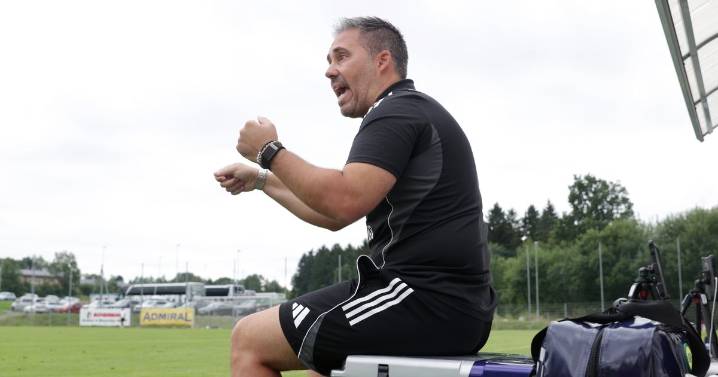 Marti Cifuentes names two reasons why Leicester City's squad size 'doesn't make sense'