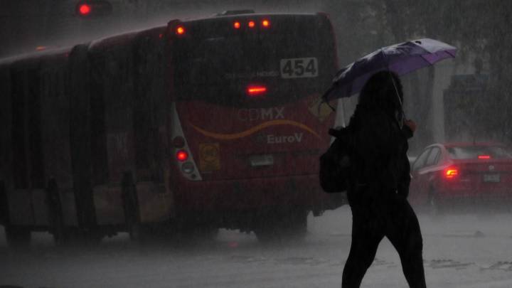 Lluvia Fuerte y Granizo Hoy en CDMX: Activan Doble Alerta para las 16 Alcaldías