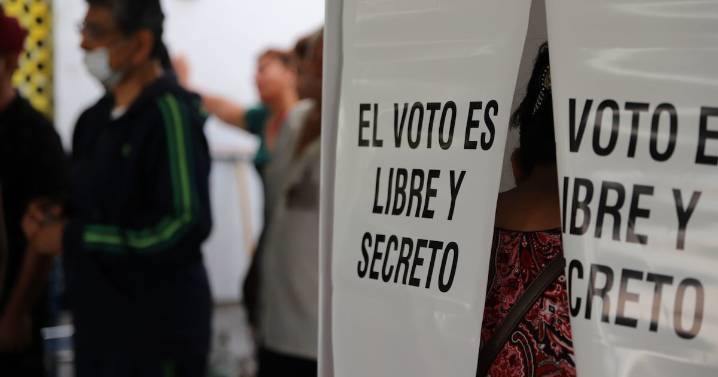 Reforma electoral sin consenso político avanzaría a consolidar régimen autoritario: exconsejeros