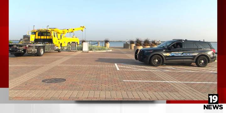 Man dies after being pulled from car submerged in water at East 9th Street Pier