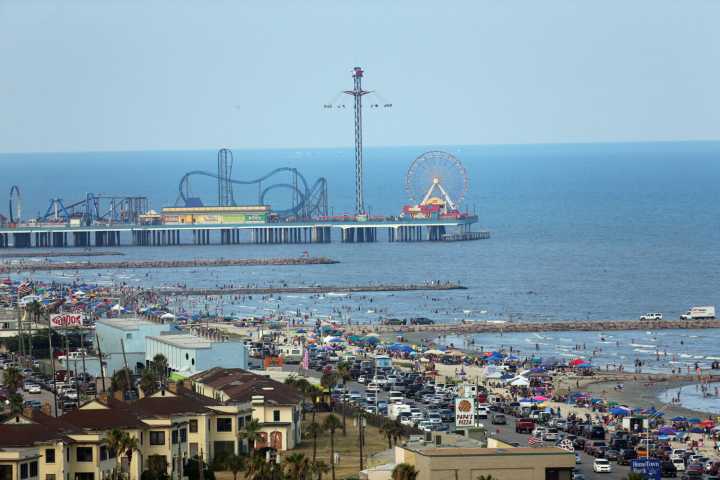 Ousted Galveston Island Beach Patrol chief Peter Davis sues park board over termination